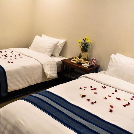 Hotel Lourdes Laoag Exterior photo