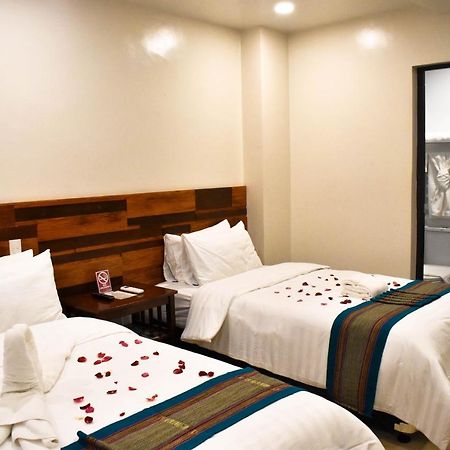 Hotel Lourdes Laoag Exterior photo